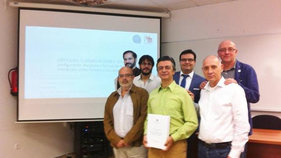 Una tesis de la UMH analiza a las personas con discapacidad