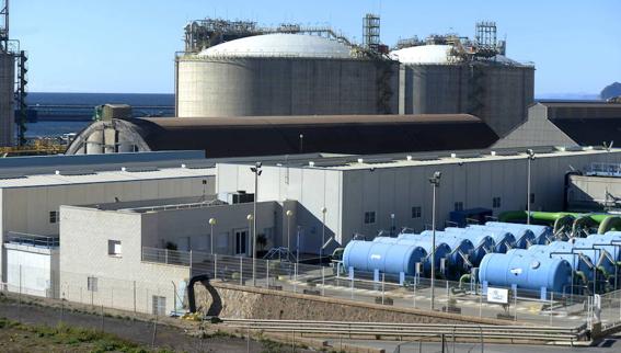 La comisión concluye que la desaladora se construyó «para favorecer la recalificación de terrenos»