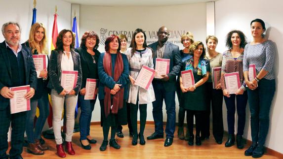 Sanidad presenta un protocolo de detección precoz frente a la mutilación genital