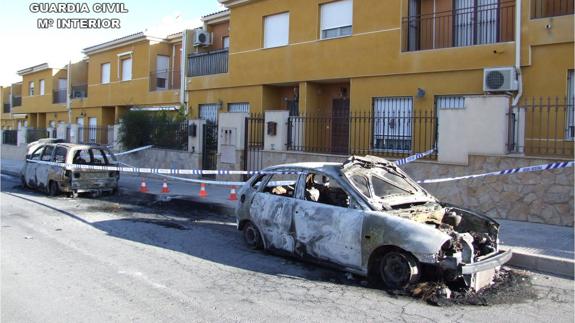 Detenidos por amenazar y quemar el coche de un agente de la Guardia Civil