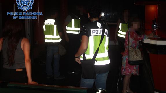 Cae un grupo que captaba a menores en Facebook para explotarlas sexualmente