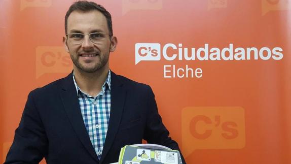 Ciudadanos reclamará desfibriladores semiautomáticos en Elche