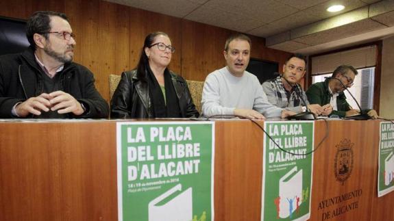 Alicante celebra este viernes y sábado la primera Plaça del Llibre