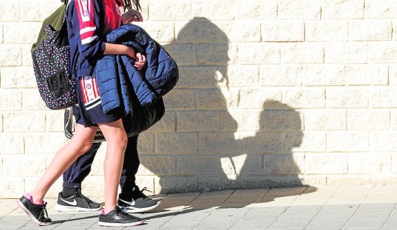 Vuelven a clase los menores detenidos por acoso escolar a una compañera