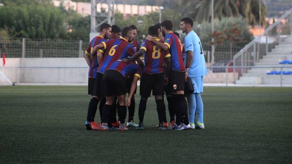 Al Eldense le urge derrotar al Llagostera para engancharse a la permanencia