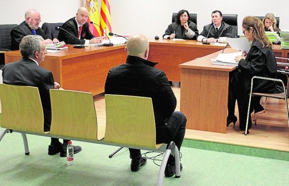 Los acusados de vender 40 caravanas dañadas niegan que conocieran los desperfectos