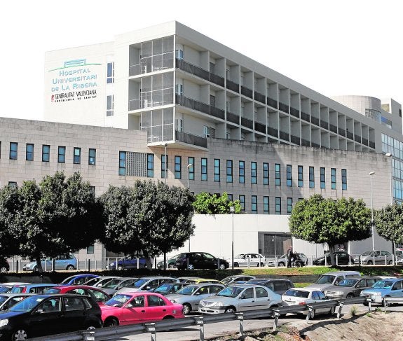 La fiscalía pide imputar a De Rosa y Gallart por comisiones en Ribera Salud