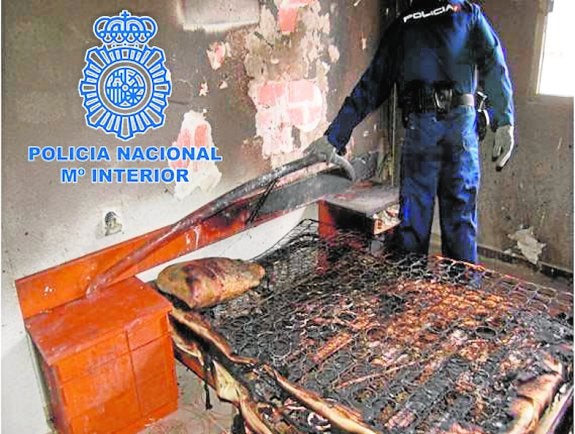 Detenida por provocar un incendio en su casa del que fue rescatada