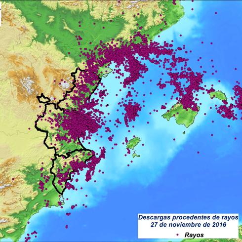 La gran tormenta dominical deja 420 rayos en Alicante