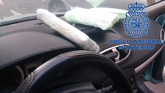 Tres kilos de cocaína y cuatro detenidos por vender drogas