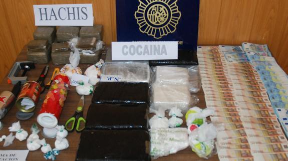 La Policía se incauta de 9 kilos de cocaína y 5 de hachís