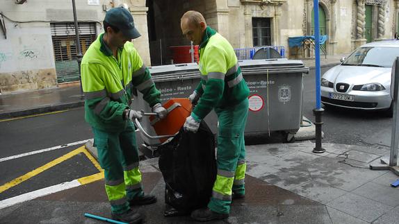 Los trabajadores de la limpieza municipal anuncian movilizaciones