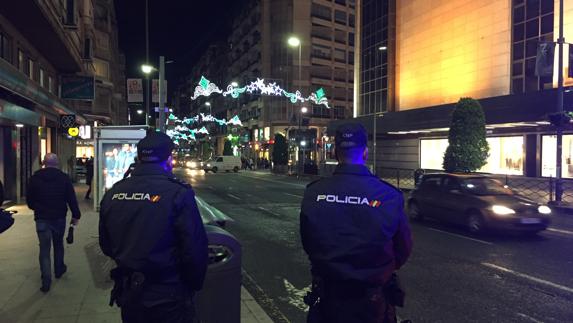 Detenida una mujer en Alicante por utilizar a su hijo para mendigar