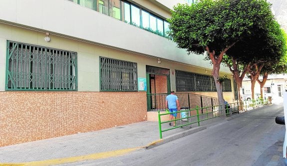 El Consistorio busca reducir la factura de la luz de los edificios municipales