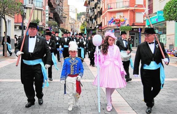 Mucha pólvora para la Virgen