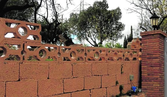 Un hombre resulta herido al ser atacado por dos perros en Calpe