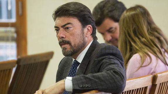 El PP reprueba que Echávarri quiera llevar al pleno el contrato con El Arca de Noé