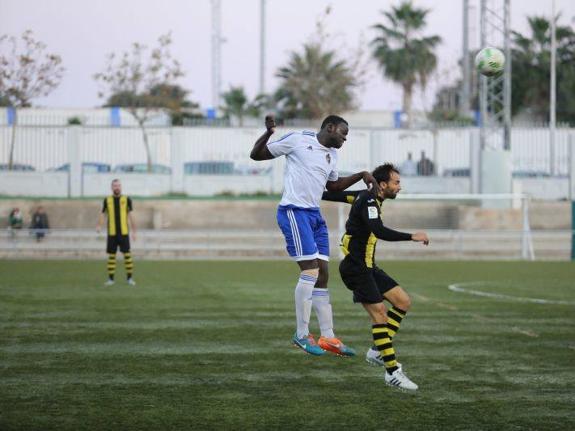 Las jugadas a balón parado llevan de cabeza al Torrevieja