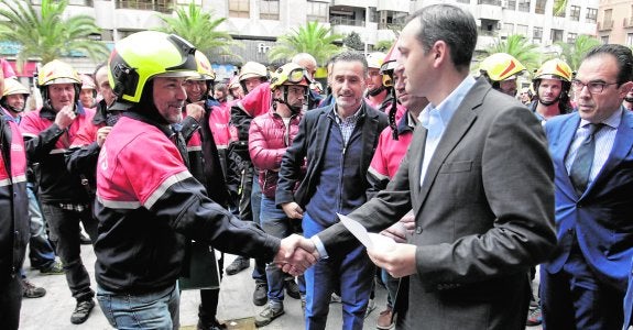 El PP se apoya en Sepulcre para sacar adelante las cuentas de la Diputación