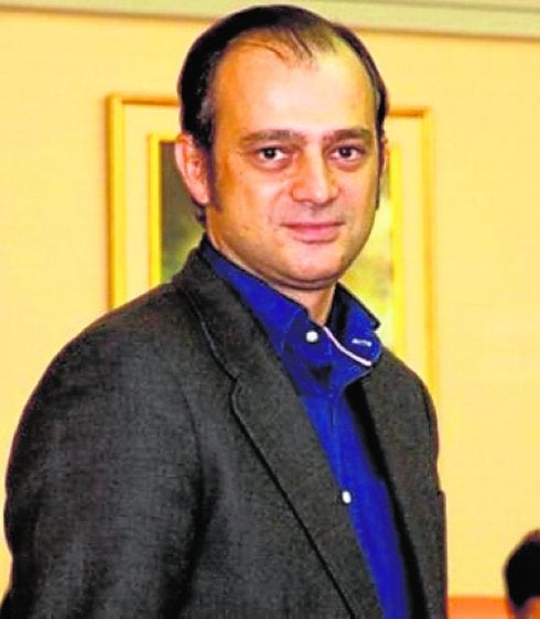 El embajador Miguel Albero gana el Premio de Novela Vargas Llosa