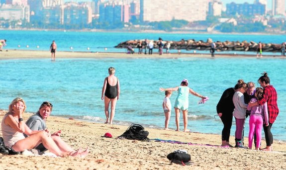 El gasto de los turistas que visitan la Costa Blanca aumenta un 12,6%
