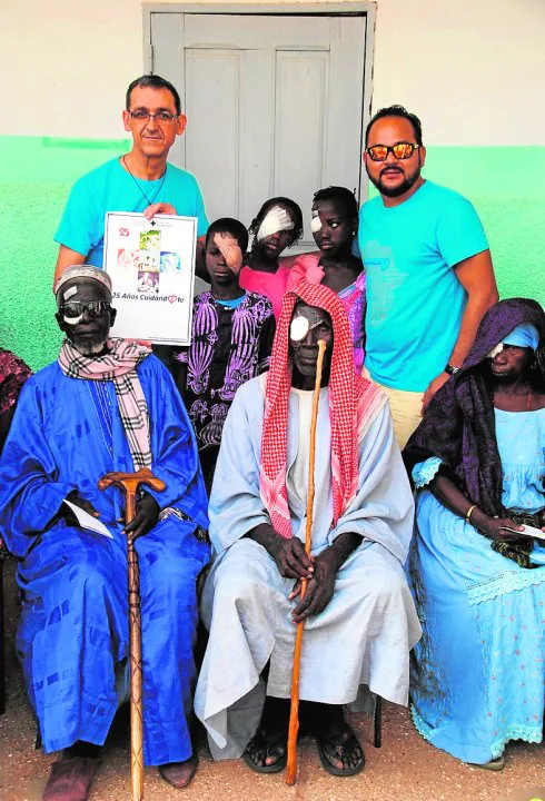 Sanitarios del Vega Baja participan en 297 cirugías de la vista en Senegal