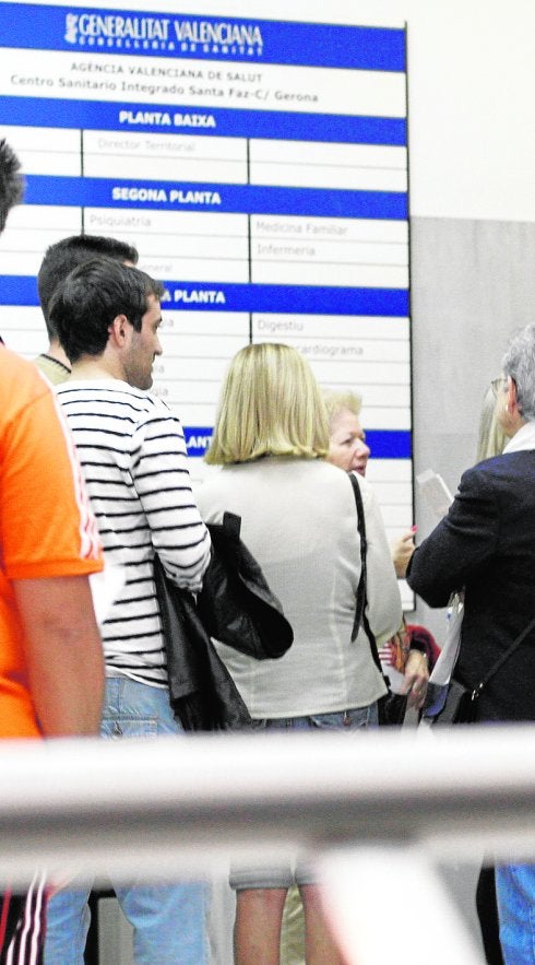 La deuda a Sanidad por atender a turistas equivale ya a construir 150 centros de salud