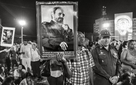 «Despierta, chico; ha muerto el Comandante»