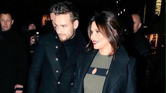 Liam Payne y su novia se convierten en duendes navideños