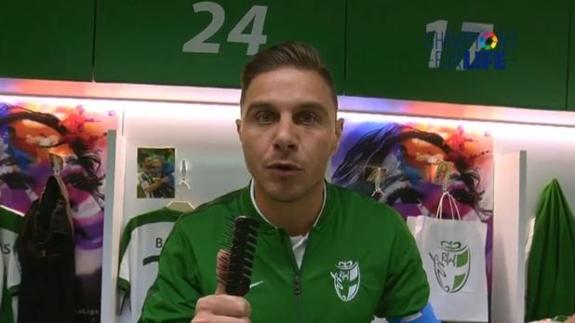 Joaquín realiza la mejor versión del Mannequin Challenge de 2016