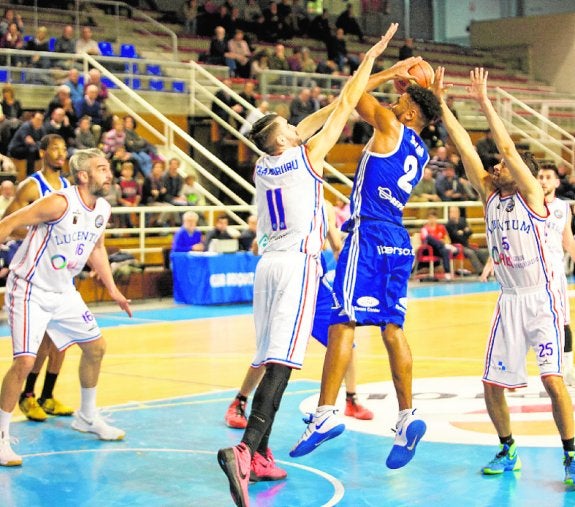 El Lucentum jugará la Copa en Granada tras exhibirse en El Serrallo