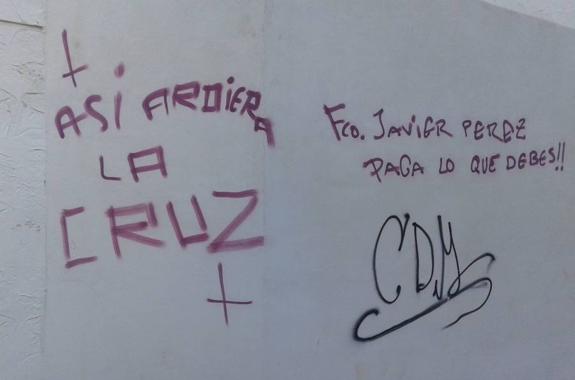 Aparecen pintadas en calles de la ciudad contra la Cruz de los Caídos