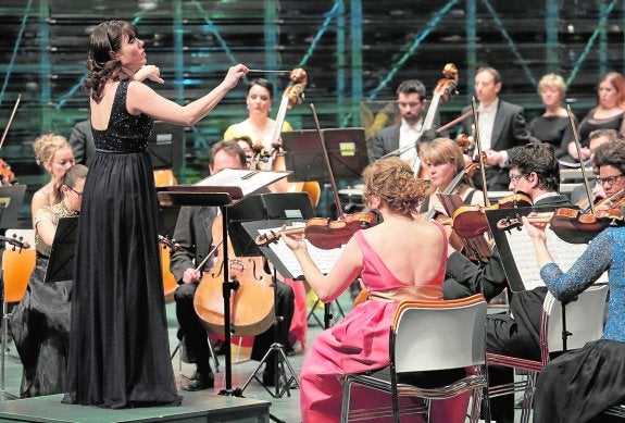 Tradicional bienvenida al año nuevo en El Batel