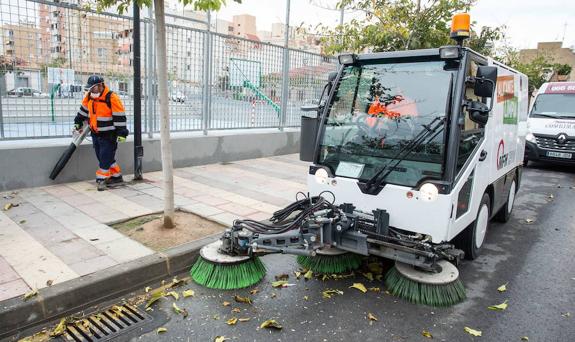 Echávarri se muestra dispuesto a pagar más por la limpieza si el servicio no mejora