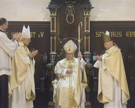El ilicitano Francisco Conesa toma posesión como obispo de Menorca