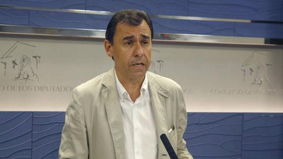 Maíllo: «¿Qué tenemos que hacer con Trillo, sacarlo de España y mandarlo a Perejil?»