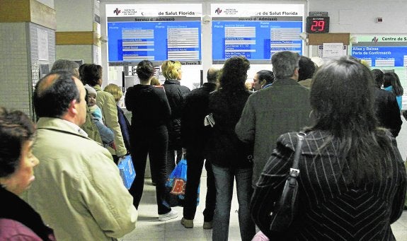 Los médicos de familia lanzan una campaña para presionar por la sobrecarga de pacientes