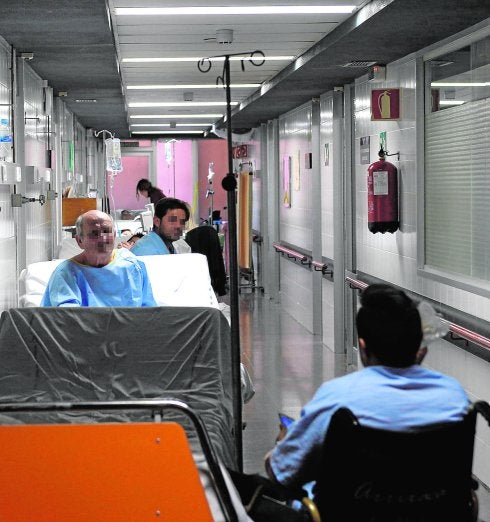 Las urgencias de los hospitales hacen frente a su segunda semana de colapso