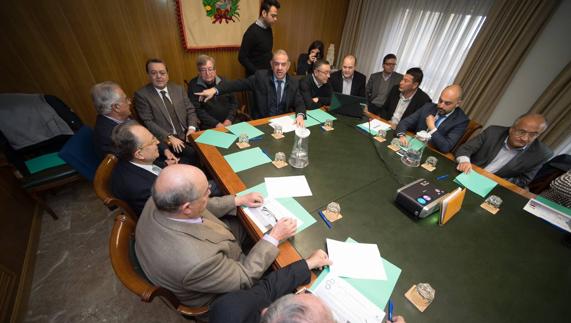 Alicante, Murcia y Almería se unen para «buscar soluciones científicas» al déficit hídrico