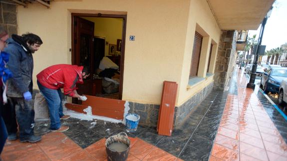 Los Alcázares revive la tensión por la crecida de la rambla de La Maraña