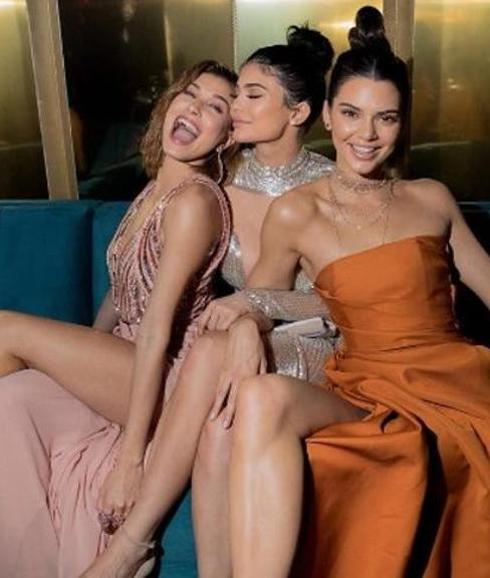 ¿Dónde está la pierna de Kendall Jenner?