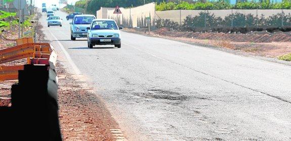 Diez carreteras reforzarán su seguridad con nuevo pavimento y la mejora de sus señales