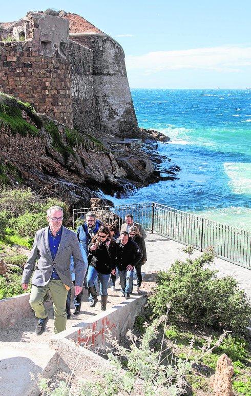 El PP pide a Medio Ambiente dinero para las baterías de costa