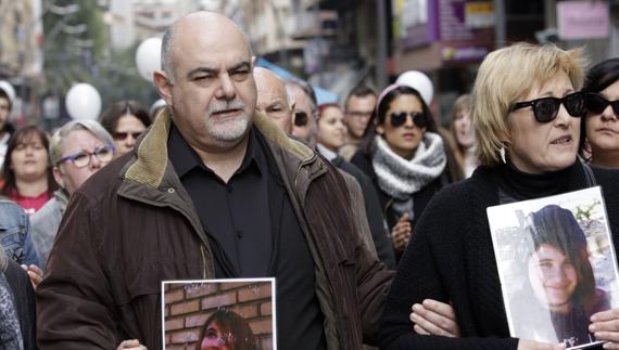 La juez investigará si un presunto acoso escolar motivó la muerte de Lucía