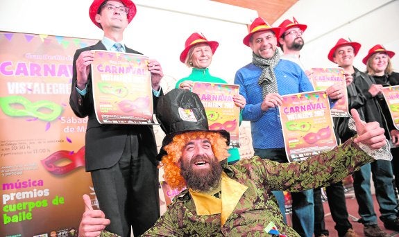 El bufón toma protagonismo en el desfile de Vistalegre del 4 de marzo