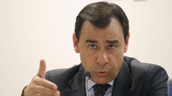 Maillo insiste en que no hay «ninguna opción alternativa» a Sánchez