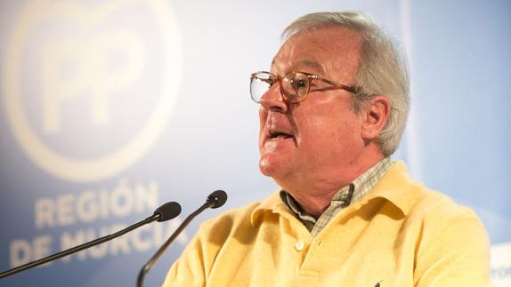 Valcárcel: «Yo tengo plena confianza en Pedro Antonio Sánchez»