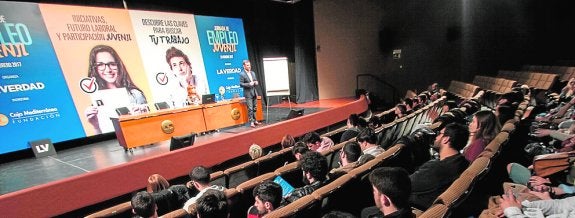 Ucomur promueve la iniciativa empresarial de los jóvenes