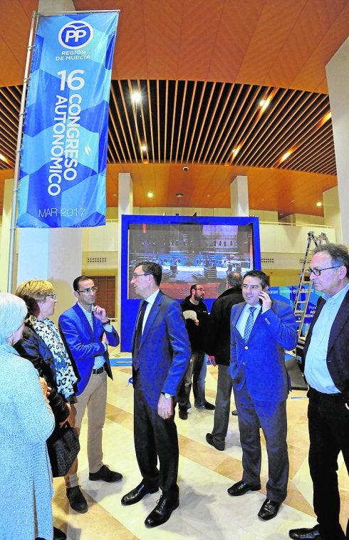 El PP piensa darle a Valcárcel la presidencia de honor por los 25 años al frente del partido