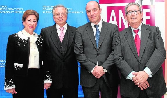 El sector cárnico premia a la familia Fuertes